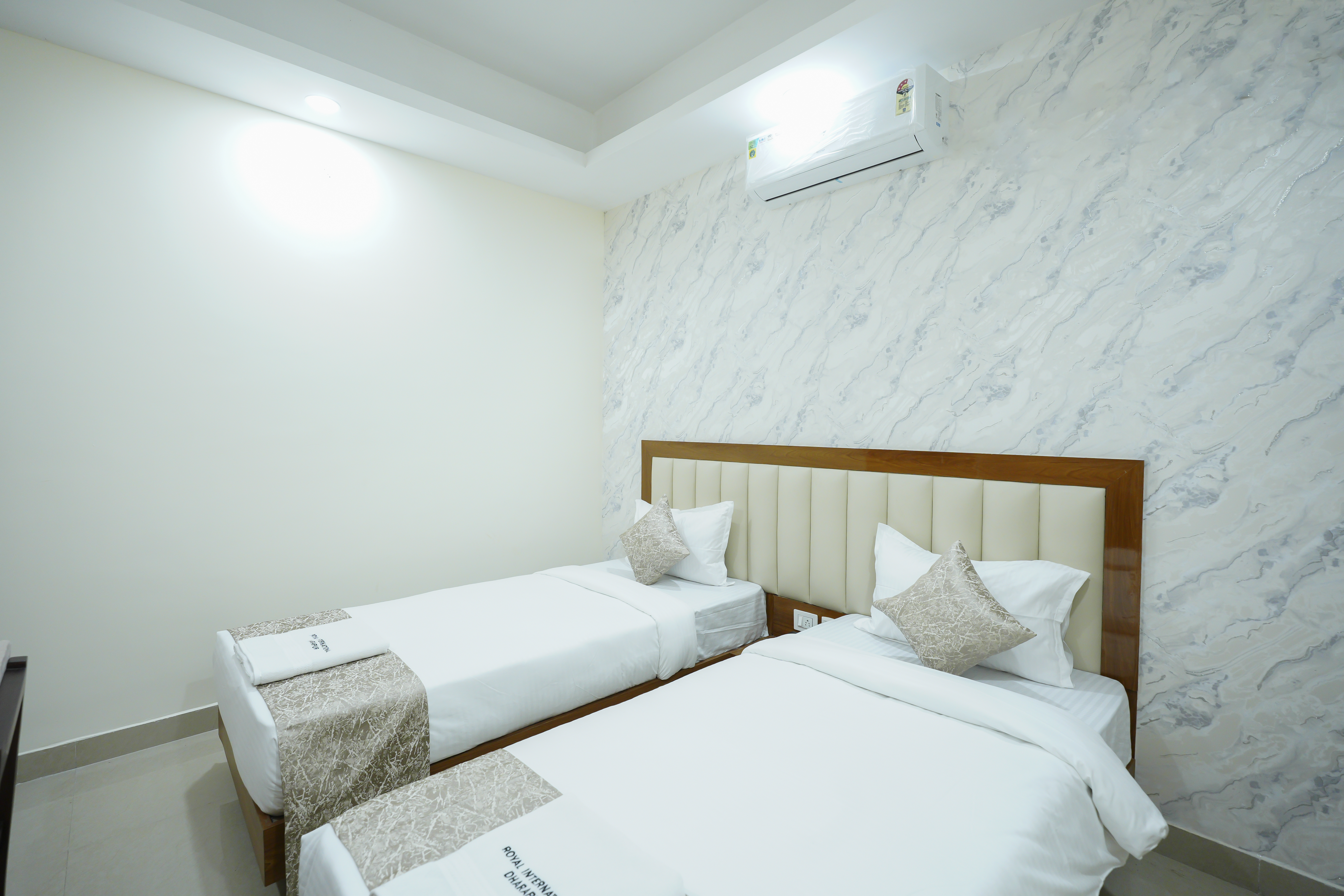 Deluxe Twin Bed Room bathroom